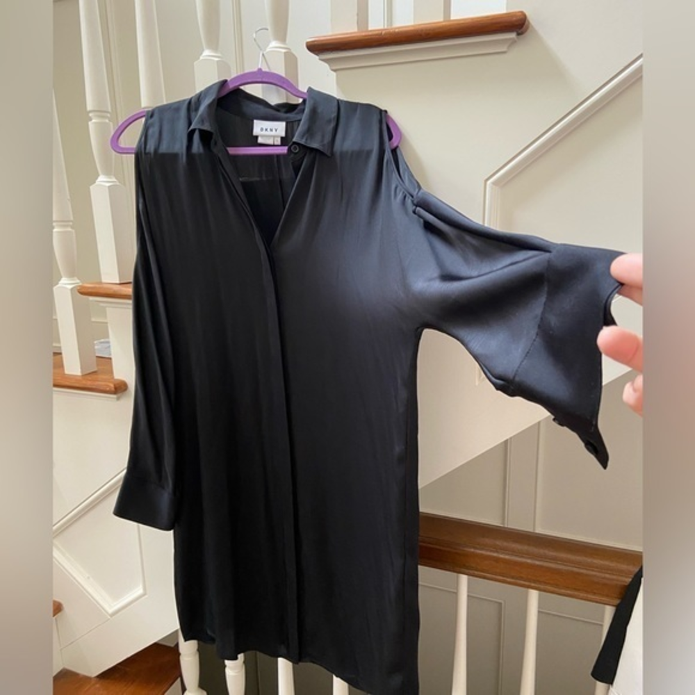 DKNY silk shirt dress with cut out, peek a boo  shoulders, sz M‎
